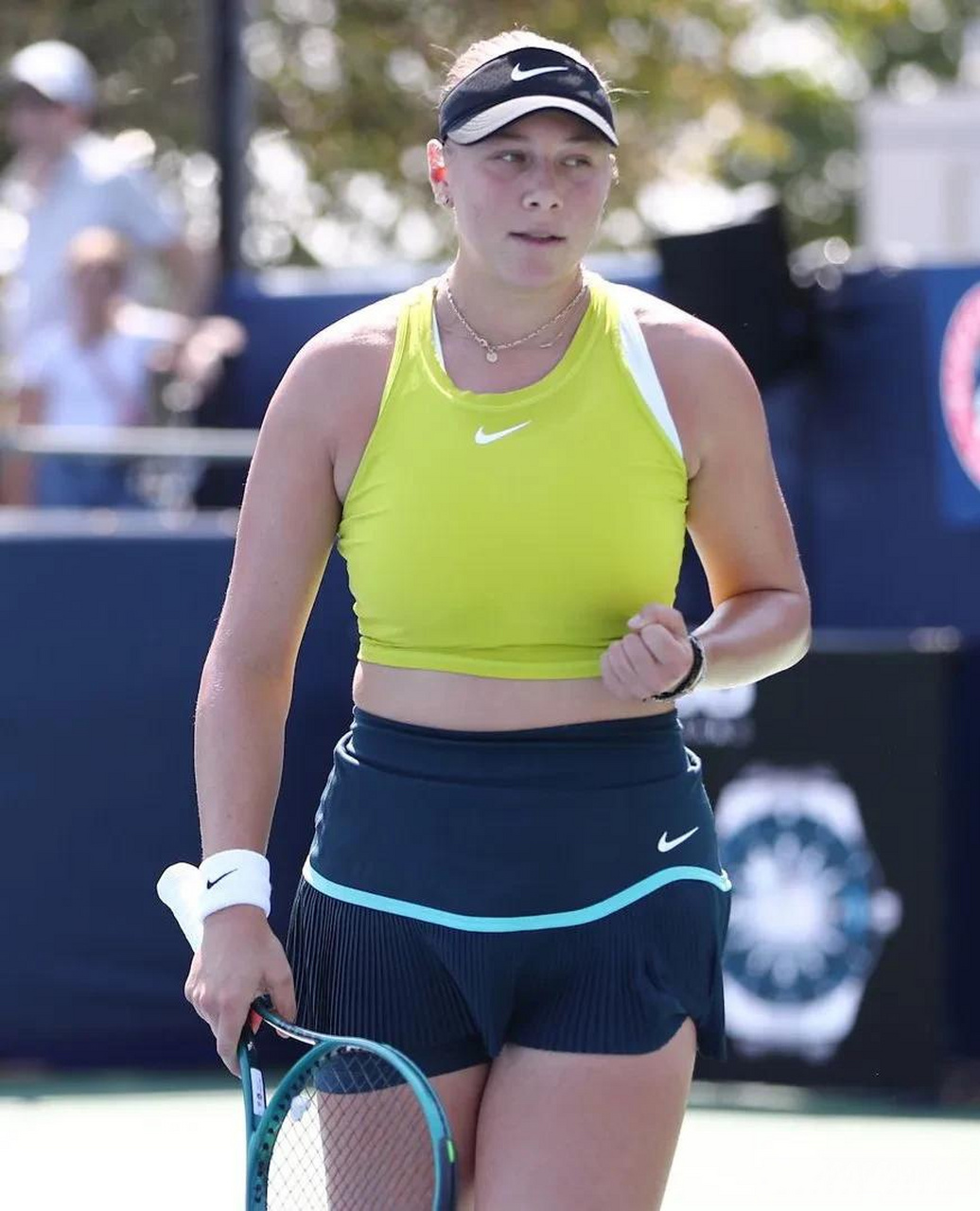 松而好奇 松而好奇